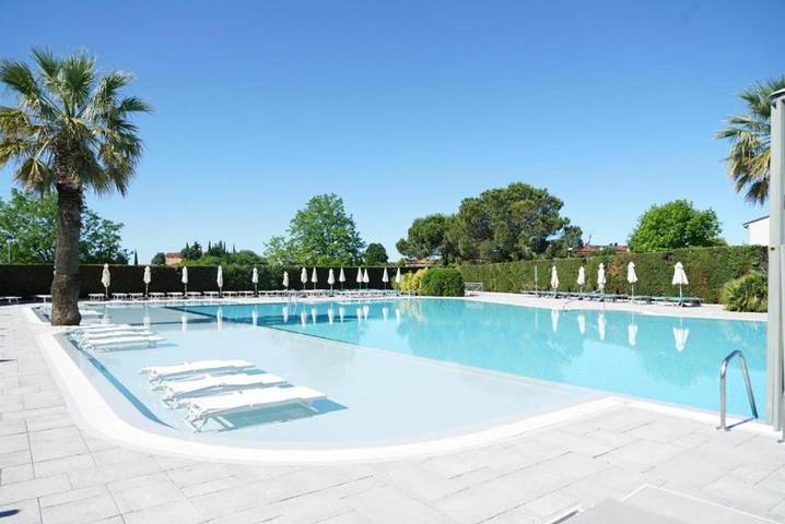 Appartamento per 4 persone, con piscina e giardino a Colà