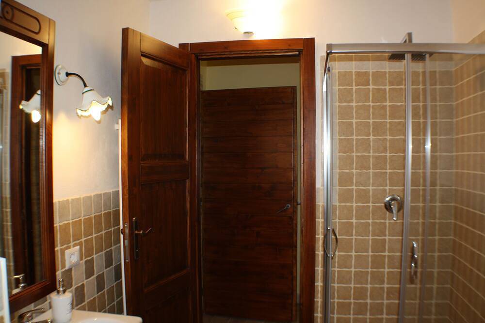 Granja completa cerca de Montepulciano Siena piscina privada val d'orcia in Sarteano, Provincia de Siena