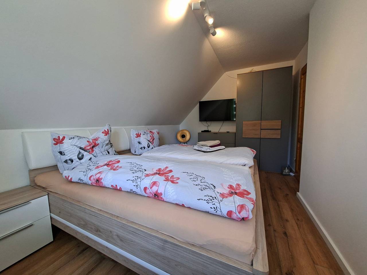 Ganze Wohnung, Apartment 'Ferienwohnung Zeitlos Wriezen 2' mit privater Terrasse, Garten & Wlan in Wriezen, Märkische Schweiz-Oderland