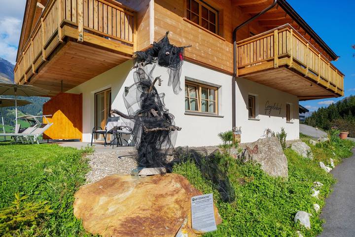 Entire apartment, Apartment 'Matatzspitz' with Mountain Views, Private Panoramic Terrace and Wi-Fi in St. Martin in Passeier, Texel Group