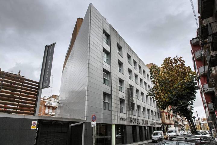 Hôtel pour 10 personnes, avec terrasse, animaux acceptés à Lleida - 2