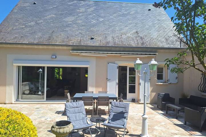 Location de vacances pour 9 personnes, avec jardin et terrasse à Gonneville-en-Auge