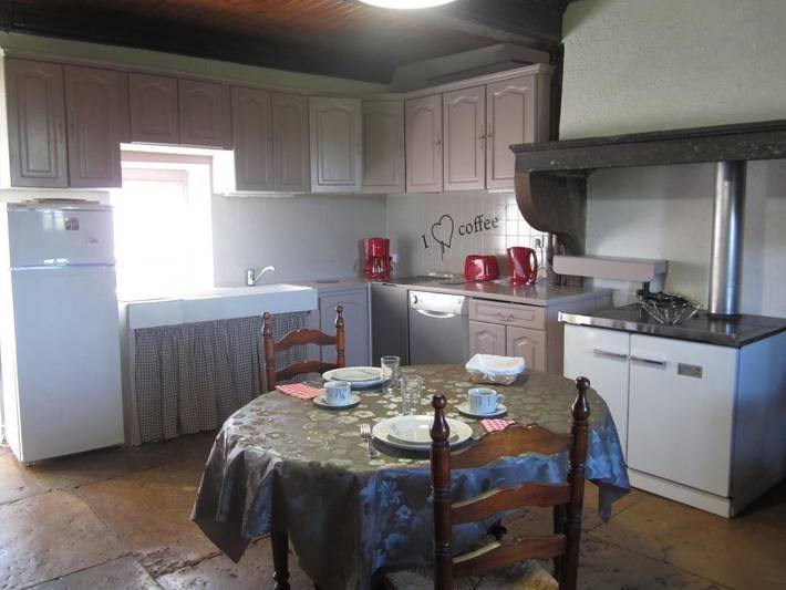 Gîte pour 3 personnes, avec jardin, animaux acceptés dans Jalogny - 3