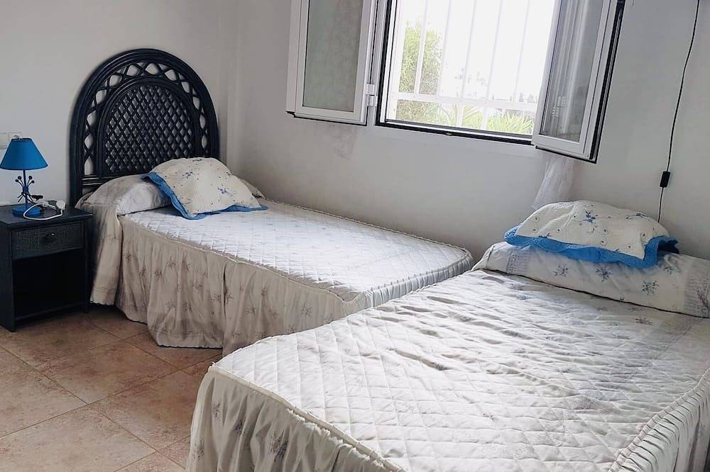 Apartamento con Piscina a 500 Metros de la Playa in Playas de Vera, Vera