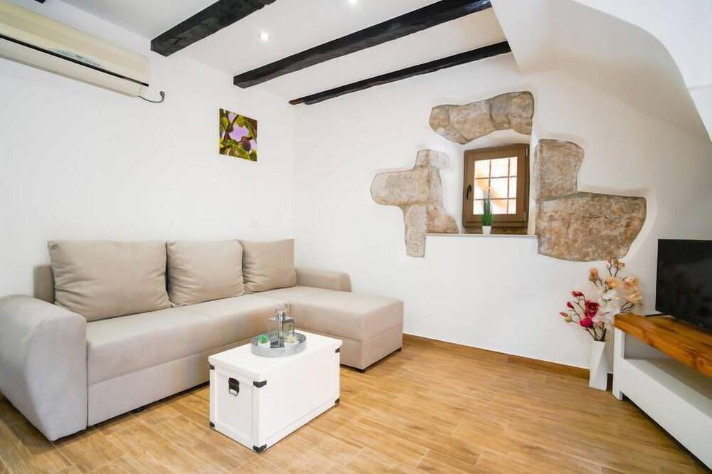 Cijeli apartman, Apartment Ema in Tulisevica (Lovran), Lovran