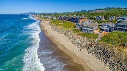 Vacation Home for 10 Guests in Lincoln Beach, Oregon Coast, Picture 3