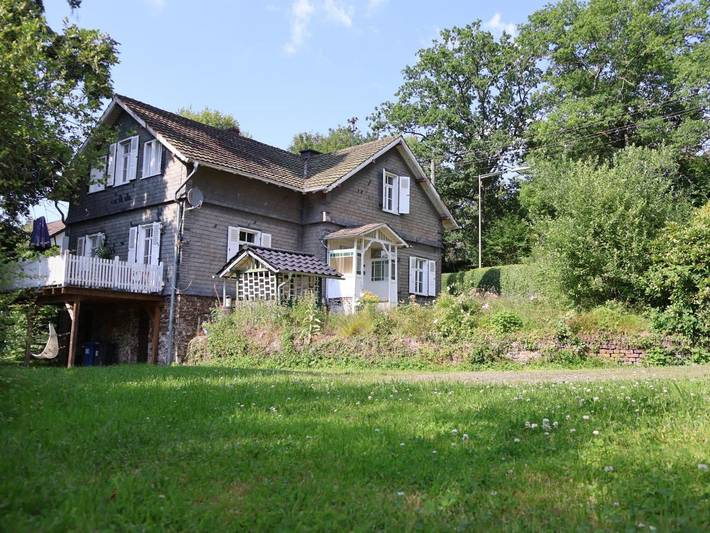 Villa für 24 Personen, mit Balkon und Whirlpool sowie Terrasse und Garten in Mittelhof