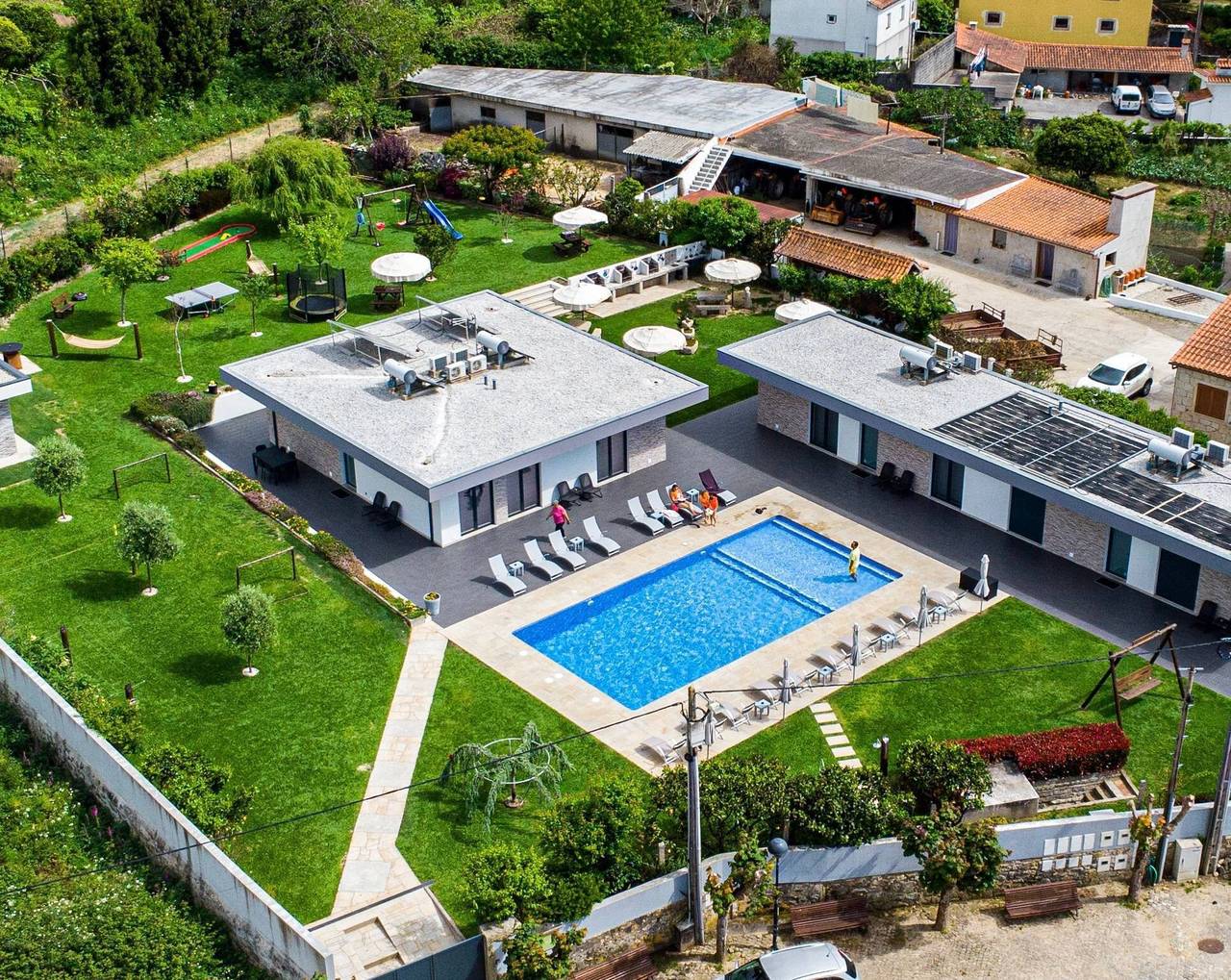 Ganze Ferienwohnung, Tiny House 'Casa Amarela' mit Meerblick, Gemeinschaftspool und WLAN in Viana do Castelo Distrikt