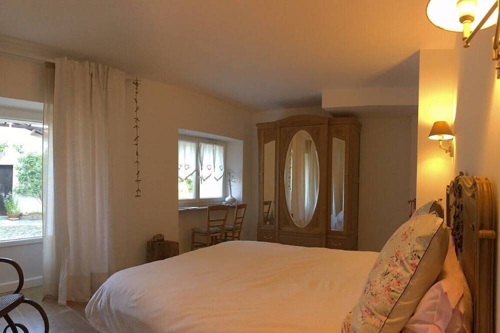 Grd Chambre Xc Sdd privés accès extérieur direct dans réserve naturelle in Saint-Antoine-Cumond, Dordogne