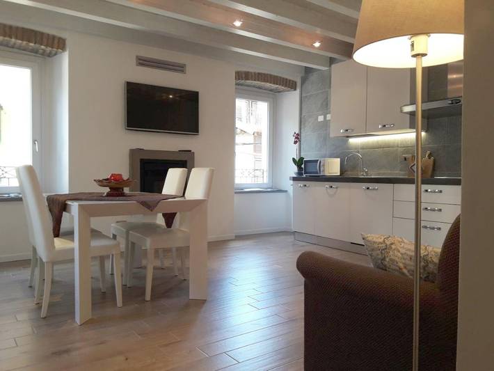 Gîte pour 6 personnes, avec balcon ainsi que vue et vue sur le lac à Monte Isola - 2