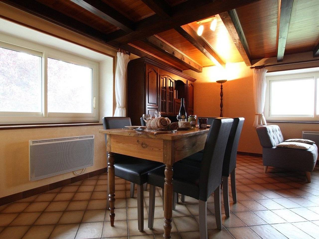Ferme rénovée, vue panoramique - pers. in Vorey, Haute-Loire