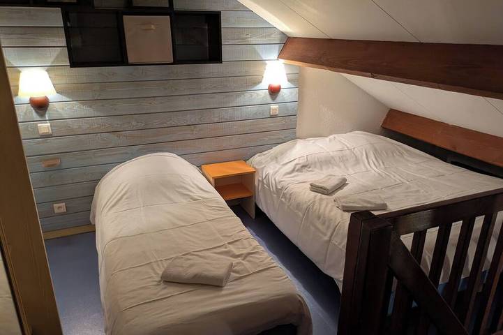 Gîte pour 7 personnes, avec piscine et balcon à Bielle (Pyrénées-Atlantiques) - 4