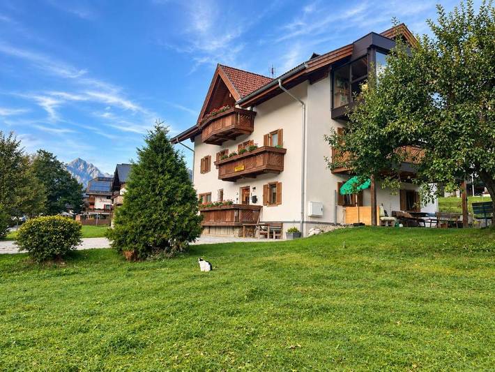 Ferienwohnung für 3 Personen, mit Terrasse und Garten sowie Ausblick in Rasen-Antholz