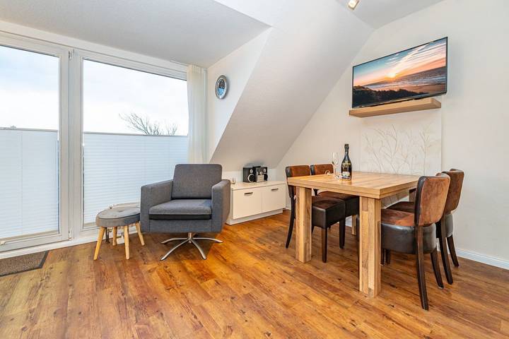 Ganze Wohnung, Ferienwohnung in Wenningstedt für bis zu 4 Personen, mit Balkon. in Wenningstedt, Sylt