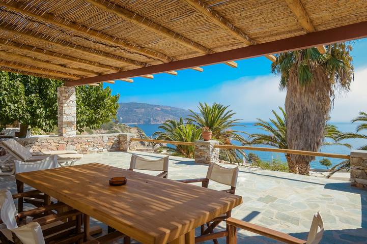 Location de vacances pour 4 personnes, avec balcon et jardin dans Sifnos