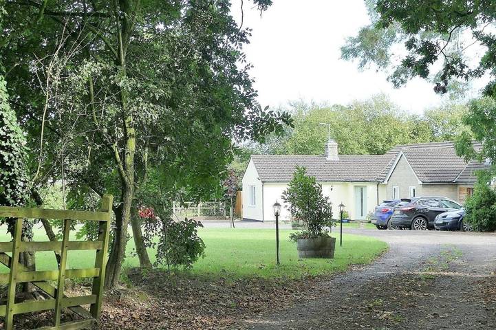 Bed and breakfast for 3 people, with Garden and View in Somerset