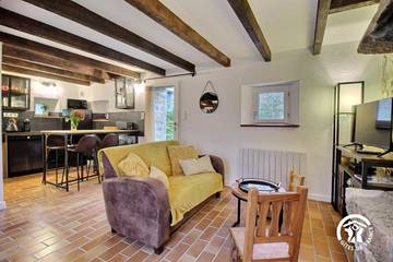 Gîte pour 3 personnes, avec jardin ainsi que piscine et terrasse, animaux acceptés à Locoal-Mendon