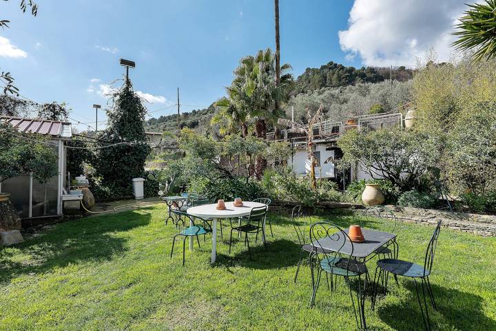 Vakantiewoning voor 2 personen, met tuin en kinderzwembad in Ligurische Kust