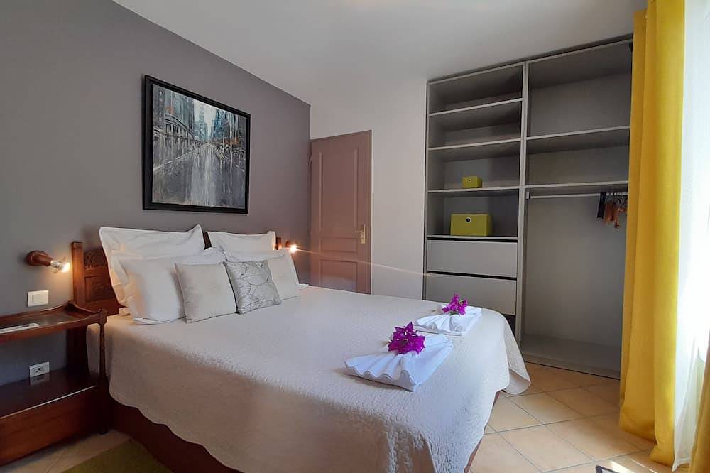 Appartement entier, T2 /3* - Rez jardin (N°3)- climatisé - Proche Plage - Vue Exceptionnelle Mer in Propriano, Arrondissement de Sartène
