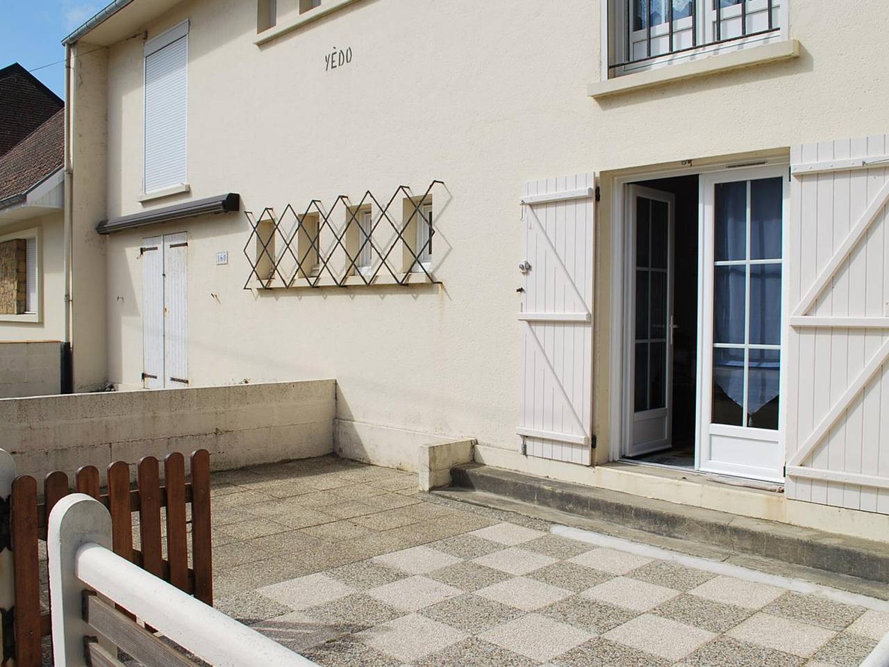 Entire apartment, Cozy 2Br Apartment, 200m from Beach, Garden & Garage Included in Fort-Mahon-Plage, Abbeville region