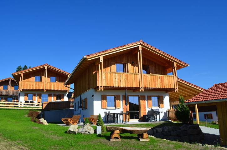 Ferienhaus für 6 Personen, mit Balkon und Terrasse sowie Garten und Sauna in Lechbruck am See