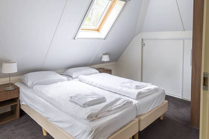 Una casa espaciosa y agradable en el bosque de Beekbergen. WiFi gratis. in Beekbergen, Veluwe