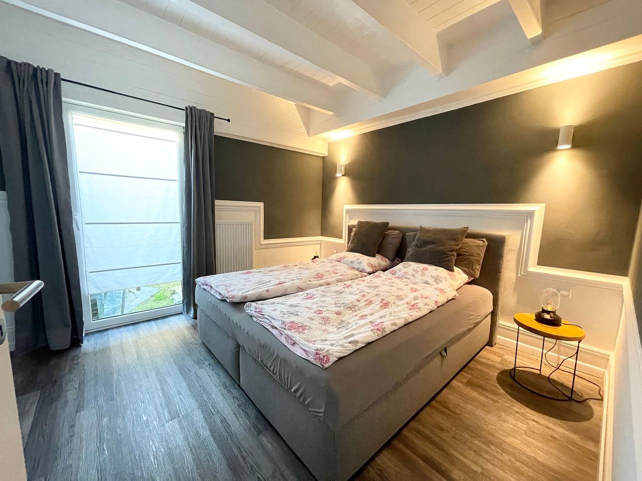 Ganze Ferienwohnung, Rosenhof-Lodge garden suite grey in Hanerau-Hademarschen, Rendsburg-Eckernförde