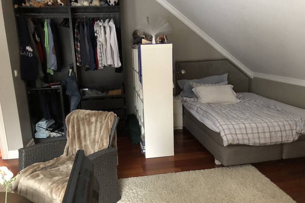 Luxuriöse Familienvilla in reizvoller Umgebung, Aussicht und Nähe zum Meer und zur Natur in Asker