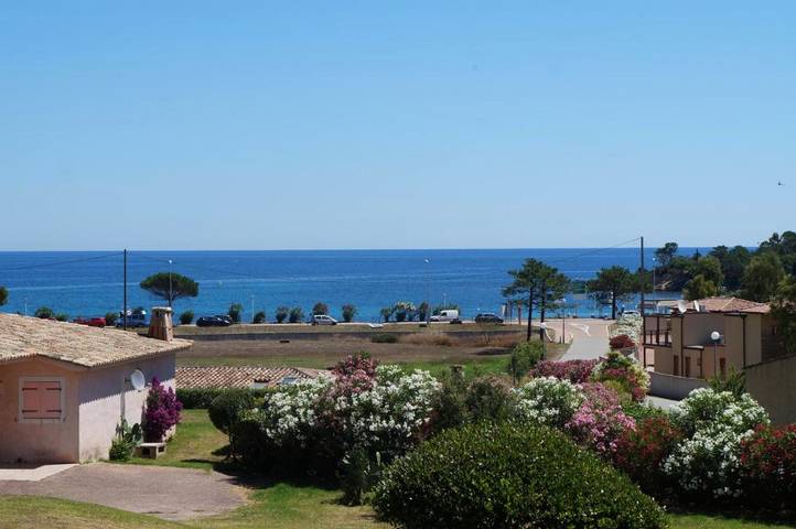 Appartement de vacances pour 6 personnes, avec jardin ainsi que piscine et vue