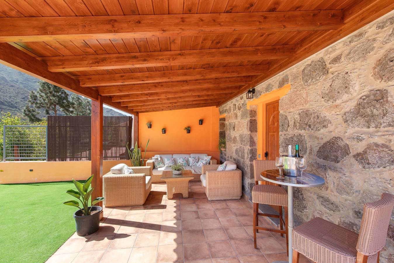 Appartement entier, Appartement de vacances « Vista Valle » avec vue montagne, Wi-Fi et climatisation in La Humbridilla, Grande Canarie du Sud