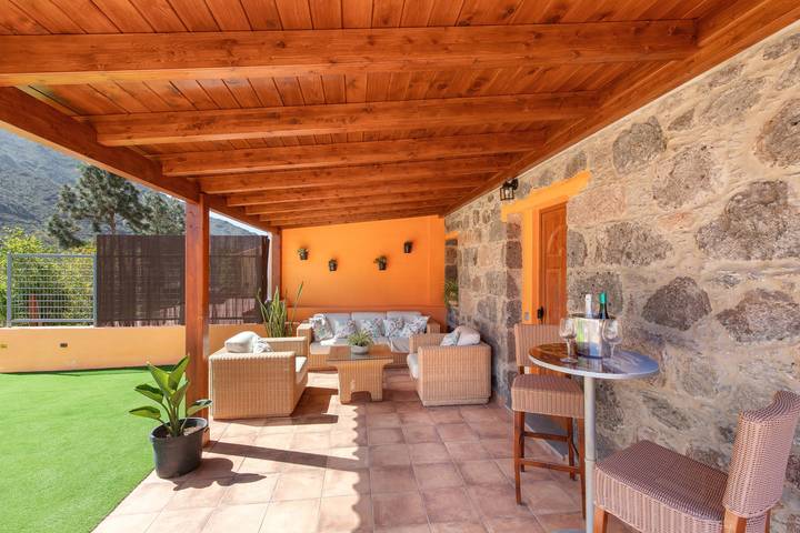 Entire apartment, Vacation Apartment 'Vista Valle' with Mountain View, Wi-Fi and Air Conditioning in Lomo Quiebre, Mogán