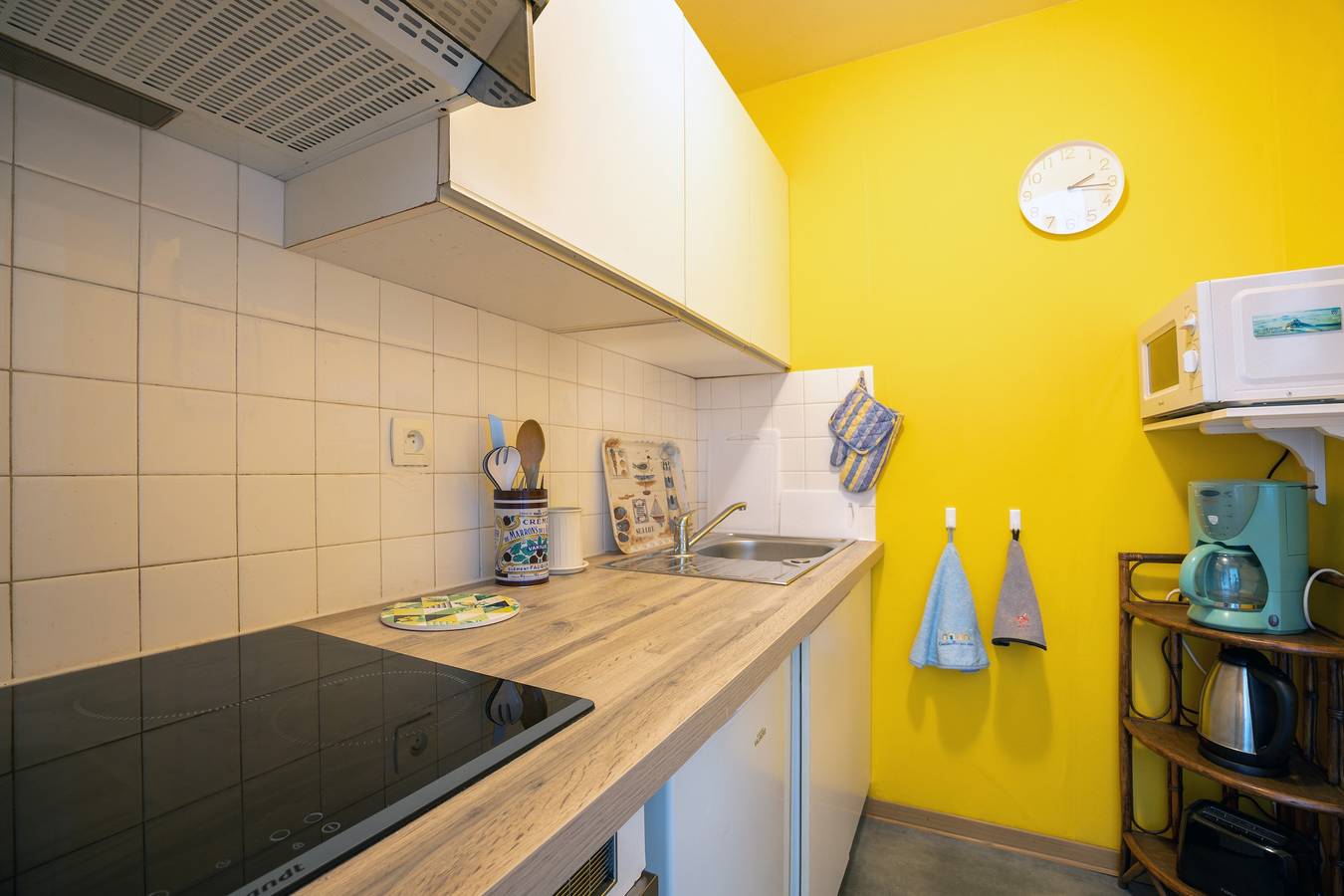 Entire apartment, Sunan - Appartement avec balcon in Courseulles-sur-Mer, Caen region