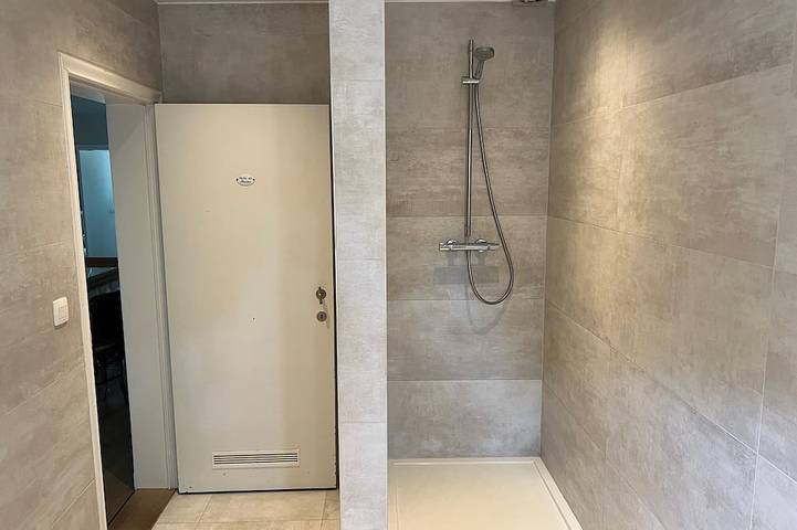 Villa in posizione centrale con 4 camere da letto (10 letti), WIFI Gratuito! in Bruges, Provincia delle Fiandre Occidentali