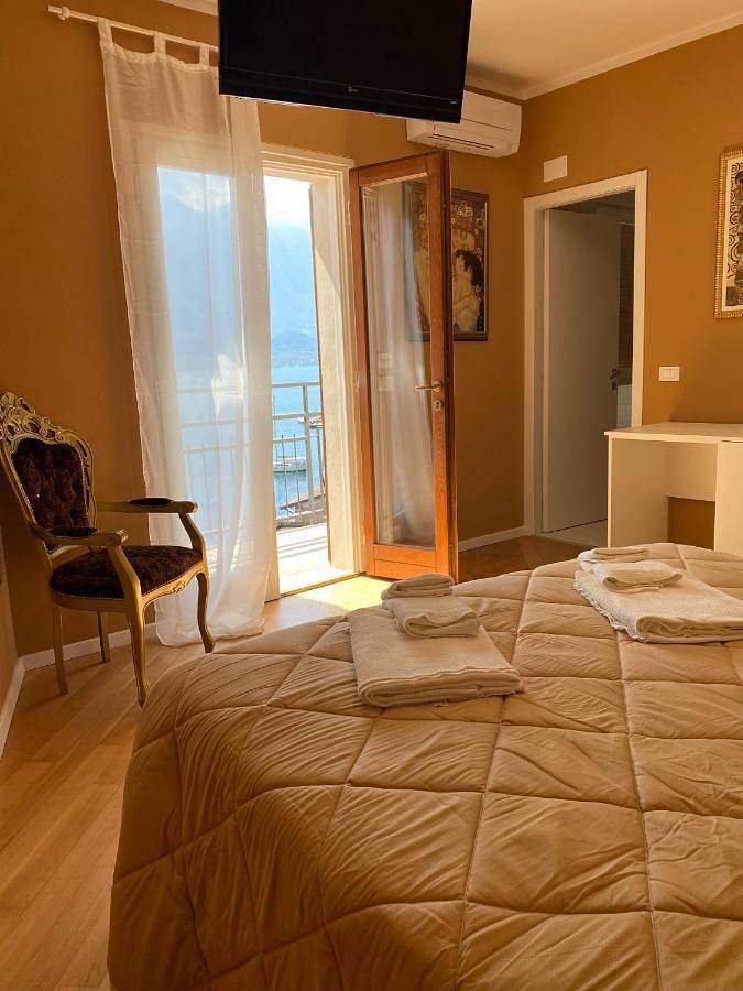 Chambre d’hôte pour 2 personnes, avec Balcon et Terrasse ainsi que Vue sur le lac et Vue à Limone sul Garda