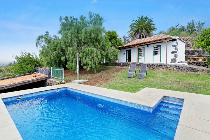 Vacation rental for 4 people, with Yard in La Palma