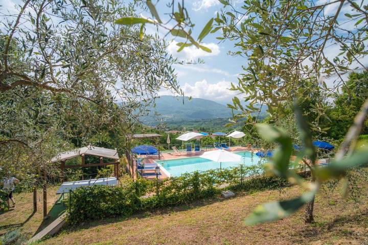 Location de vacances pour 2 personnes, avec jacuzzi ainsi que piscine et jardin à Pieve Fosciana - 4