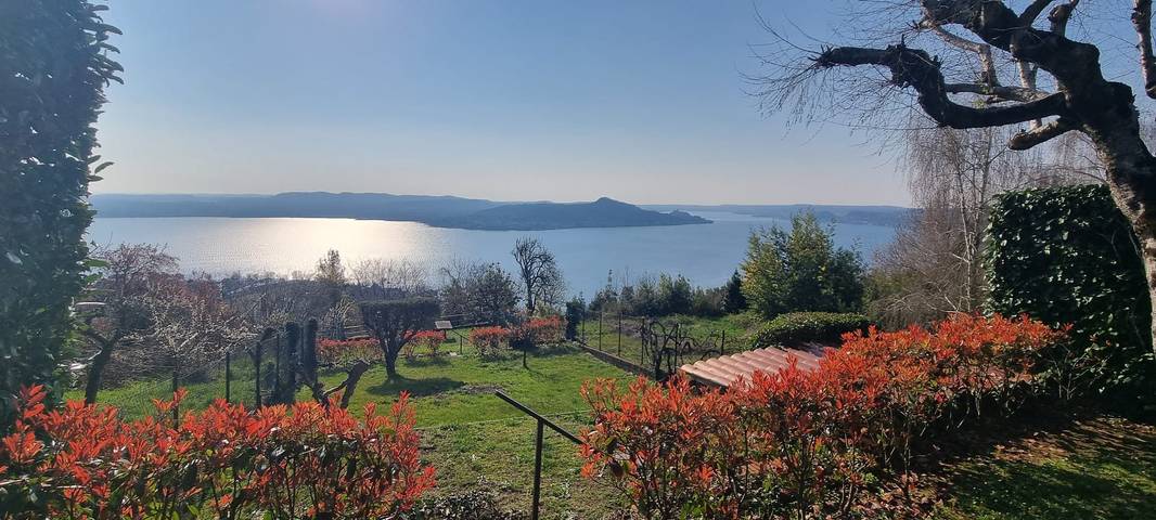 Chalet mit Blick und einen Garten in Massino Visconti, Comune di Massino Visconti