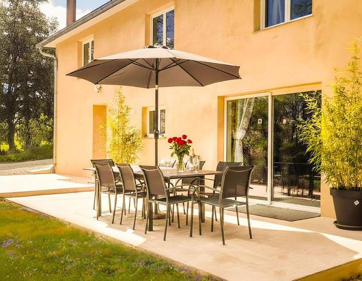 Maison de vacances pour 9 personnes, avec Jacuzzi et Terrasse ainsi que Jardin et Vue