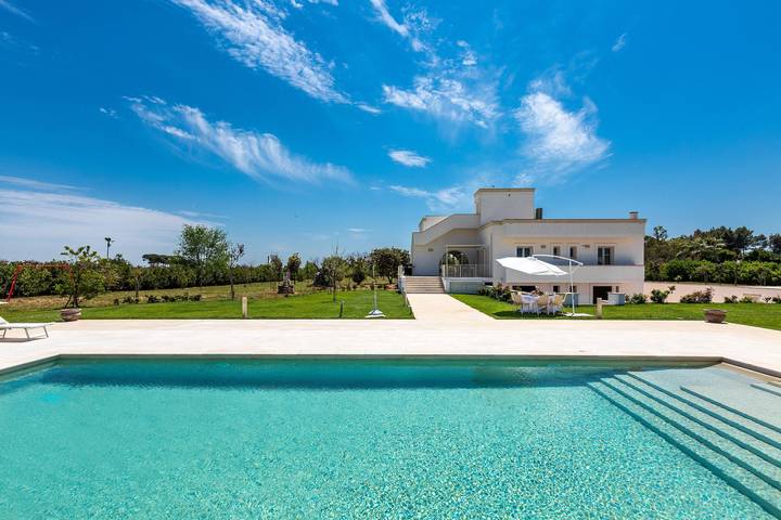 Finca für 20 Personen, mit Garten und Pool in Süditalien