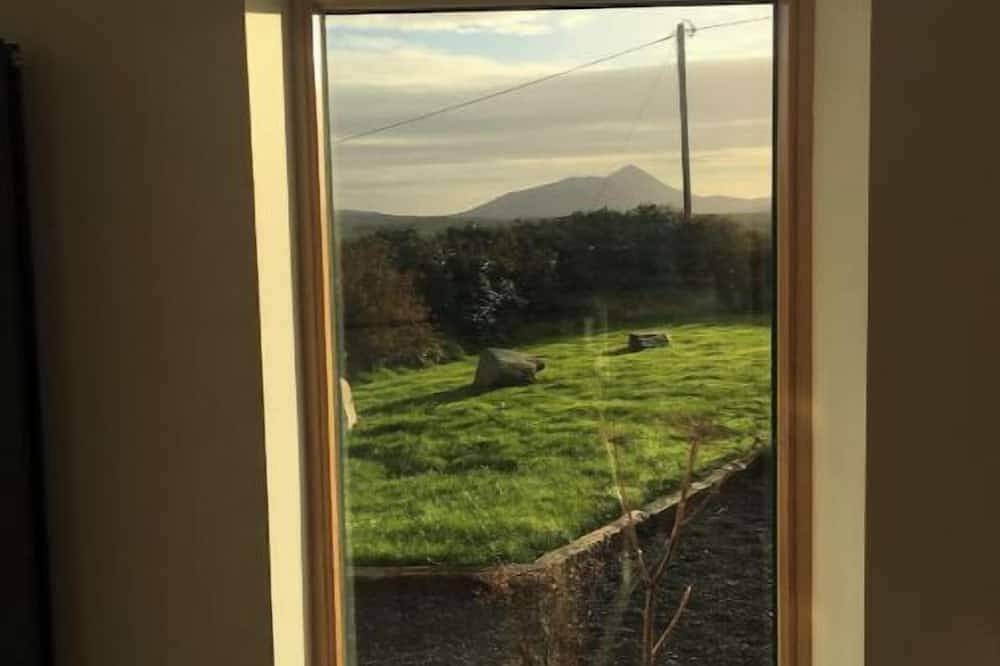 Charming 3-Bedroom Cottage in a Peaceful Countryside Setting in County Mayo