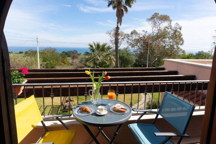 B&b per 2 persone, con Balcone e Terrazza nonché Giardino e Panorama a Augusta (Italy)