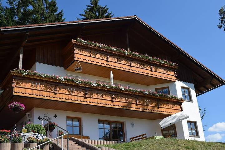 Bauernhof für 4 Personen, mit Balkon und Garten in Lindberg