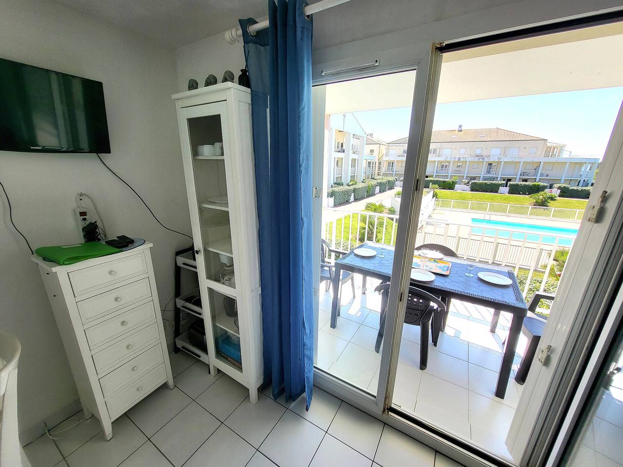 Appartement entier, T2 Piscine, Terrasse Sud, Proche Plage in Château-d'Olonne, Les Sables-d'Olonne