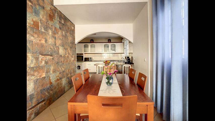 Location de vacances pour 8 personnes, avec terrasse et vue sur l’océan à Paul Do Mar - 3