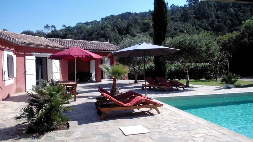 Gîte pour 6 personnes, avec Piscine à Vidauban