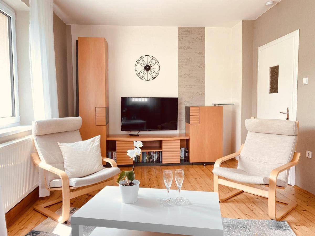 Ganze Wohnung, Apartment with Terrace in Meiningen, Werratal
