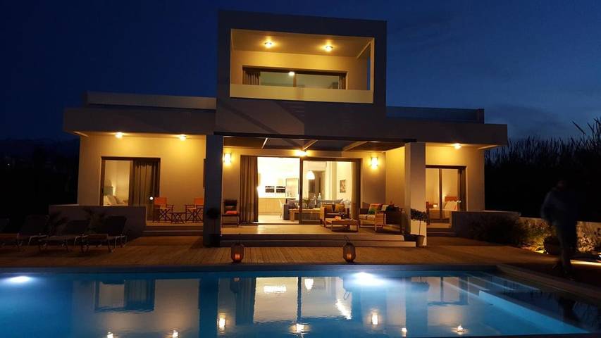 Chalet para 10 personas, con piscina además de jardín y jacuzzi, Familias con niños - 1