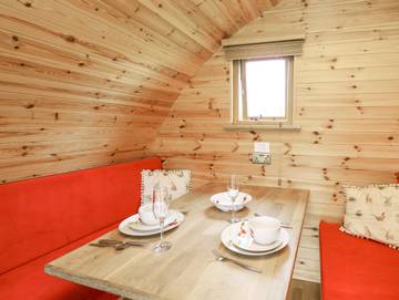 Hut for 2 People in Carmarthenshire, South-Wales, Photo 2