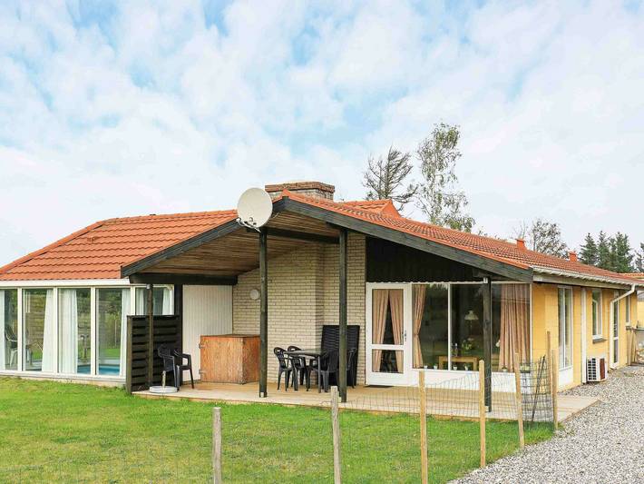 Ferienhaus für 6 Personen, mit Terrasse und Garten sowie Pool in Nørhede Vest