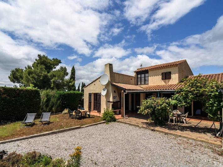 Villa pour 8 personnes, avec Terrasse ainsi que Jardin et Piscine